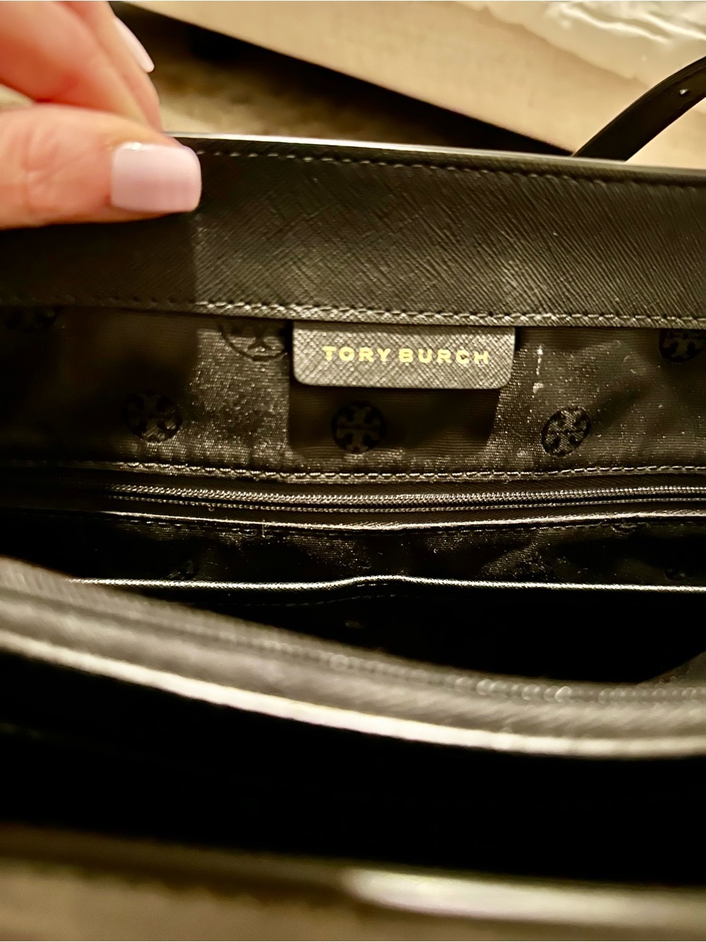 Tory Burch Black York Gold Buckle Hardware Leather Tote. EXCELLENT Condition. - Picture 6 of 9